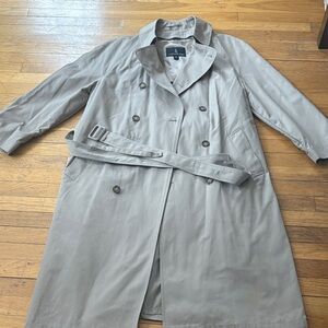EUC - only worn 2 times!  Men’s London Fog Beige Trench Coat